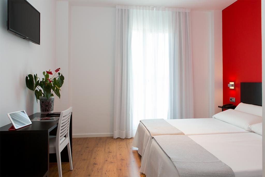 Nruta Ponferrada Otel Bembibre  Oda fotoğraf
